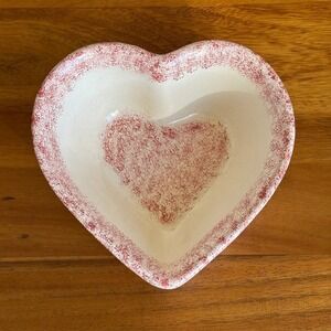 Art Pottery Heart‎ Ceramic redish dark pink speckle finish Dish or Bowl Signed